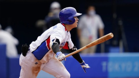 Los Dodgers refuerzan su equipo con estrella coreana y Teoscar Hernández