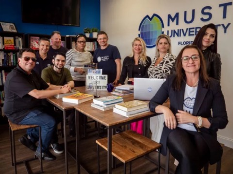 Estudiar en español en Estados Unidos, un sueño realizable para todos los latinos