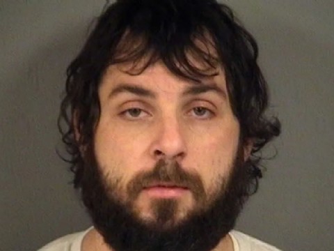 VIDEO | Un hombre desnudo robó una ambulancia con el paciente adentro y desató una persecución insólita