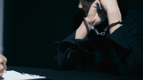 Acusan a una madre en Wisconsin por la muerte de su hijo con distrofia muscular: pesaba solo 25 kilos