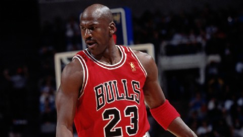 VIDEO | Michael Jordan no logra vender su mansión en Chicago tras 12 años en el mercado