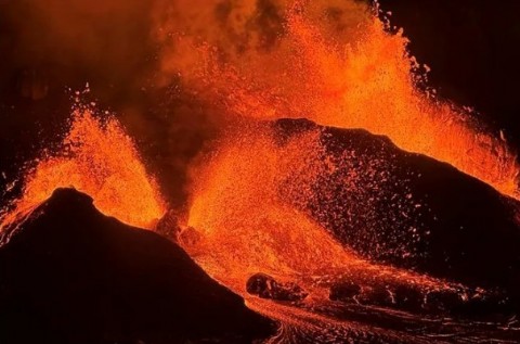 Hawái: el volcán Kilauea vuelve a entrar en erupción y deslumbra con fuentes de lava de hasta 400 pies