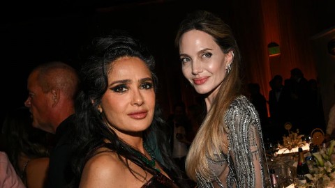 VIDEO | El encuentro de dos diosas de Hollywood: Angelina Jolie y Salma Hayek fueron vistas muy cómplices en México