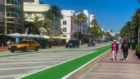Ocean Drive en Miami Beach volverá a ser de doble sentido tras fallo judicial