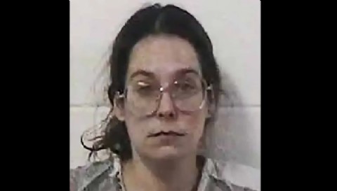 Iowa: arrestaron a una mujer acusada de intentar vender a su bebé por 10 mil dólares