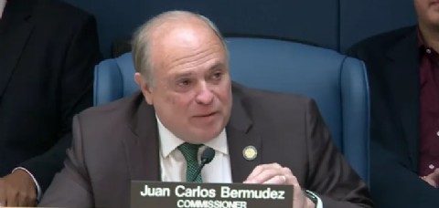 Comisionado de Miami-Dade le pidió a Trump reincorporar a Cuba en la lista de países patrocinadores del terrorismo