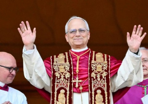 Robert Prevost Martínez, el primer Papa estadounidense, asume el pontificado como León XIV