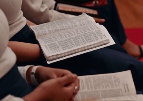 Oklahoma exige enseñar la Biblia y los Diez Mandamientos en las escuelas