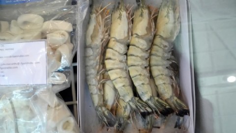 Walmart retira del mercado camarones congelados por posible contaminación radiactiva