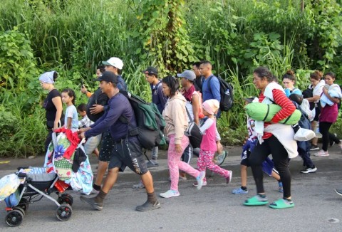 Caravana de migrantes sale desde el sur de México ante la falta de empleo y seguridad