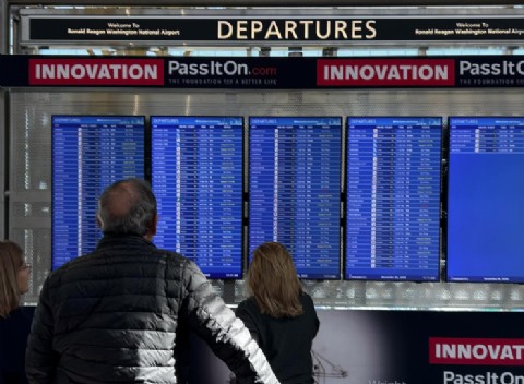 VIDEO | Se cancelaron más de 800 vuelos por la reducción del tráfico aéreo