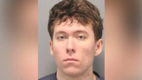 Disparó con una ballesta al rostro de una mujer y fue acusado de intento de asesinato