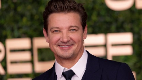 VIDEO | Jeremy Renner y el libro que lo ayudó a sanar tras el accidente que casi le cuesta la vida