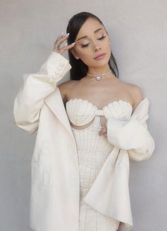 Ariana Grande y un radical cambio de look