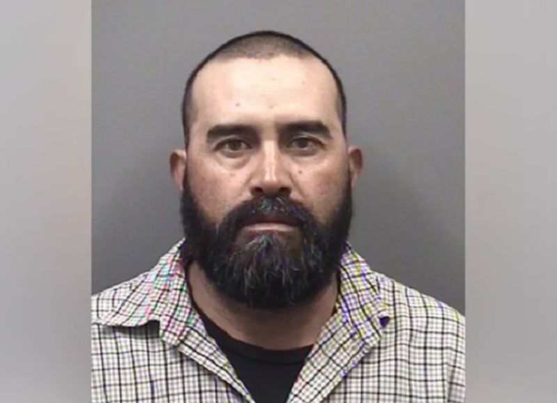 Choque fatal en Carolina del Norte: acusan a conductor ebrio por la muerte de una pareja universitaria