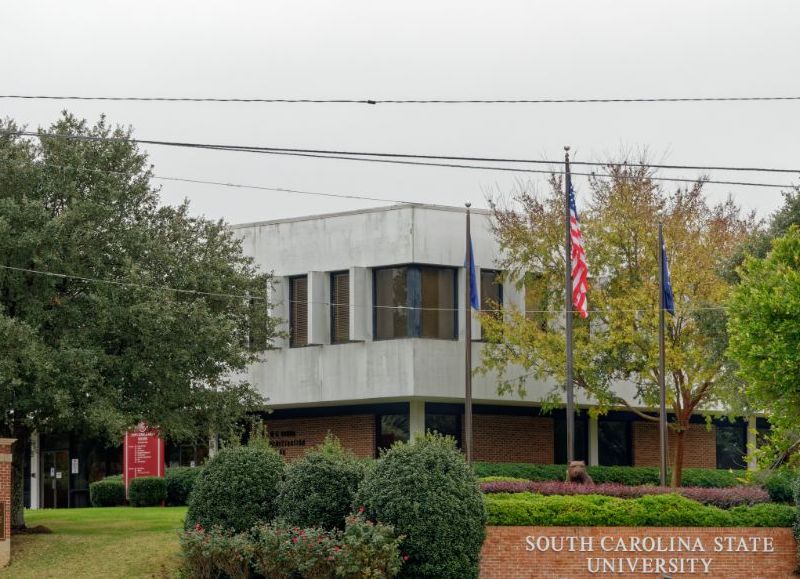 Tiros y pánico en la universidad: cierre total del campus en Carolina del Sur
