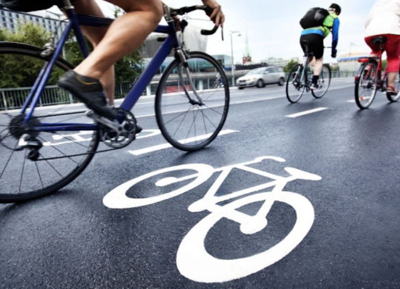 Chicago: envían multas por correo por bloquear carriles de bicicletas