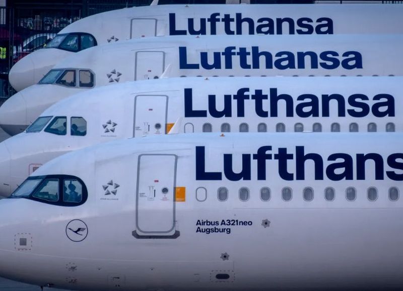 Terror a bordo: estudiante apuñaló a dos pasajeros con un tenedor en pleno vuelo de Lufthansa