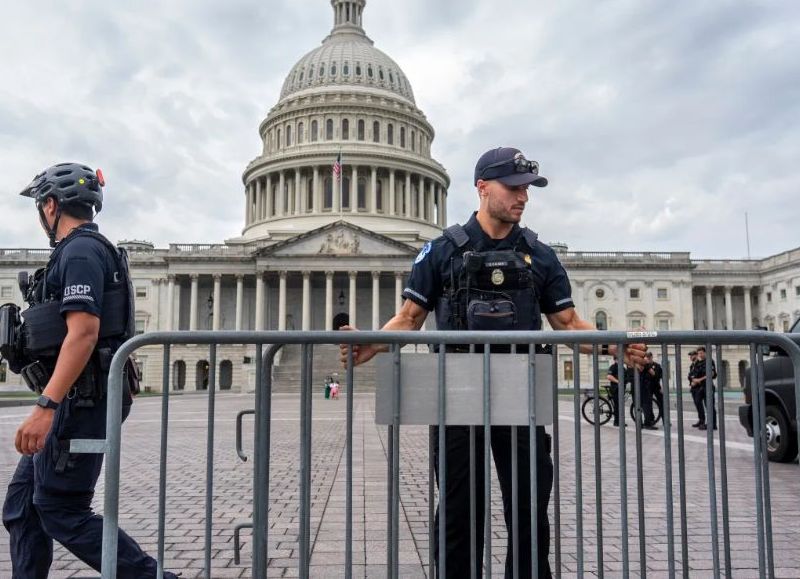 La Casa Blanca amenaza con despidos masivos ante posible cierre del gobierno