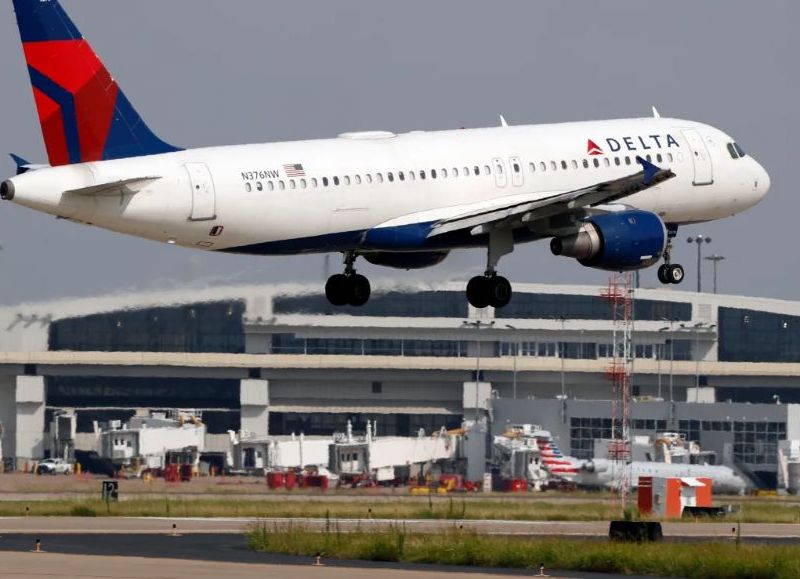 Dos insólitos episodios con animales alteraron vuelos de Delta Air Lines