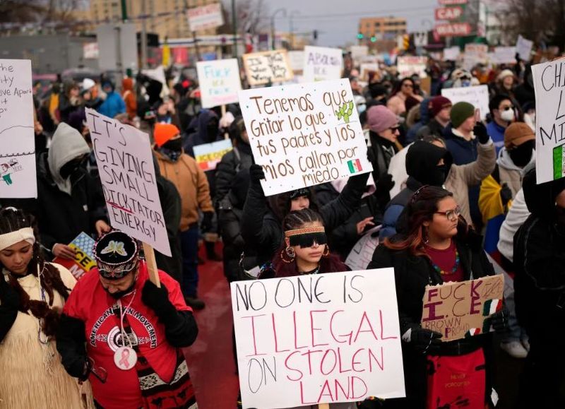 El Gobierno vuelve a blindar las cárceles migratorias y desafía a la Justicia y al Congreso